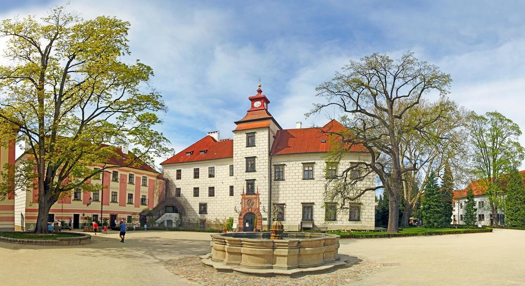 Penzion A Wellness U Trebonske Madony Exterior foto